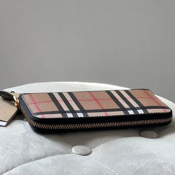 Burberry Vintage Check Zip Wallet